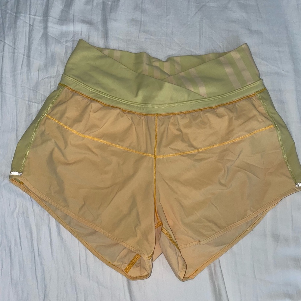 EUC LULULEMON SHORTS